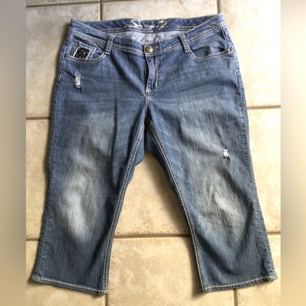 Seven7 For All Man Kind Distressed Cropped Jeans 16